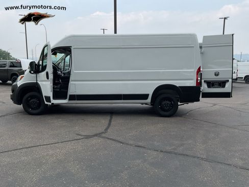 Used 2025 RAM ProMaster 2500 w/ Convenience Group image 5