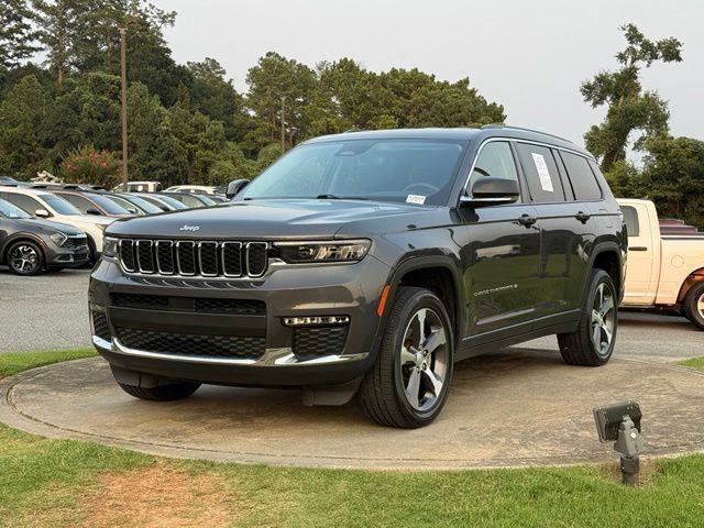 Used 2023 Jeep Grand Cherokee L Limited AWD/4WD image 3