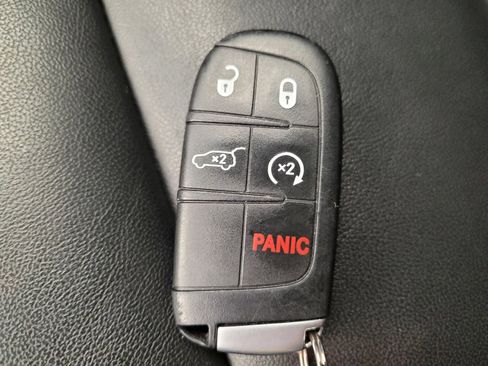 Used 2021 Jeep Grand Cherokee Limited AWD/4WD image 32