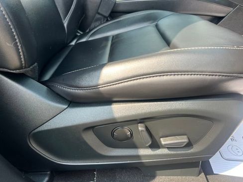 Used 2023 Ford Explorer XLT w/ Equipment Group 202A AWD/4WD image 12