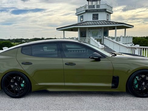 Used 2019 Kia Stinger GT2 AWD/4WD image 4