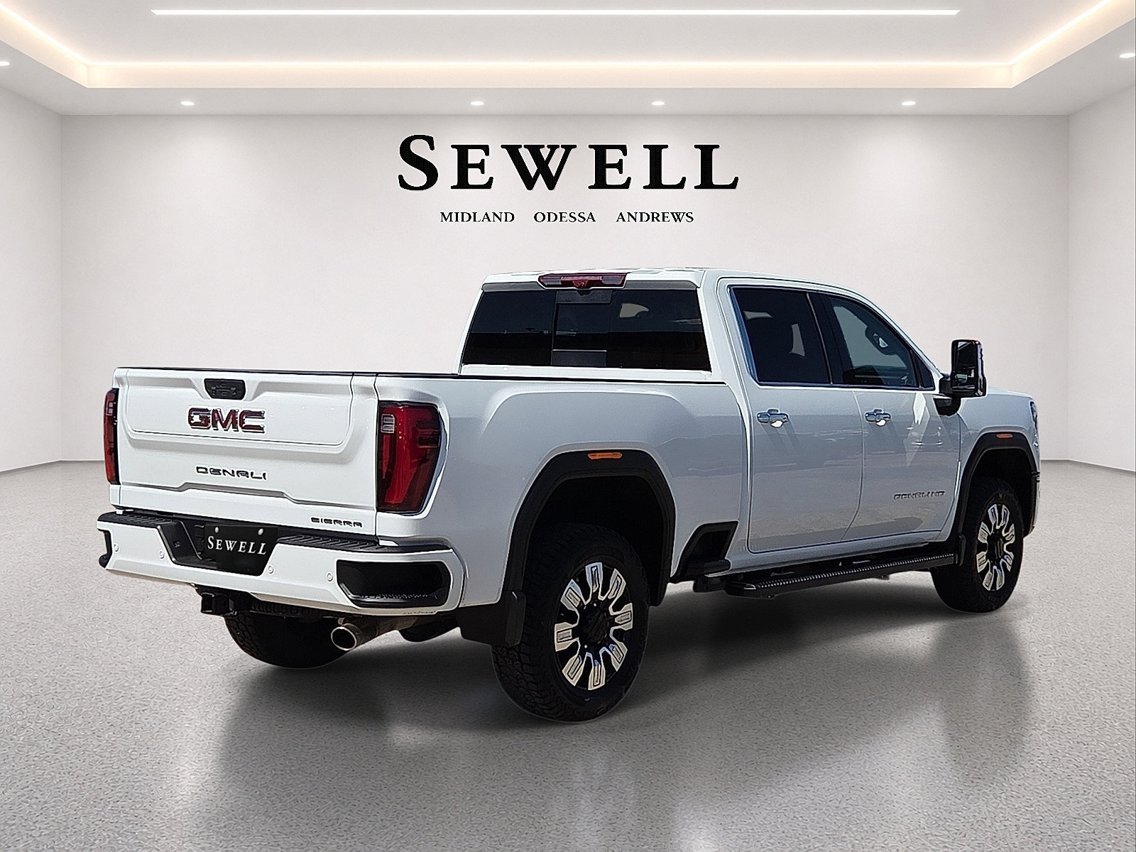 Used 2025 GMC Sierra 3500 Denali w/ Denali Reserve Package AWD/4WD image 4