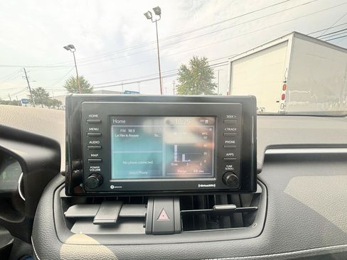 Used 2020 Toyota RAV4 XLE AWD/4WD image 44