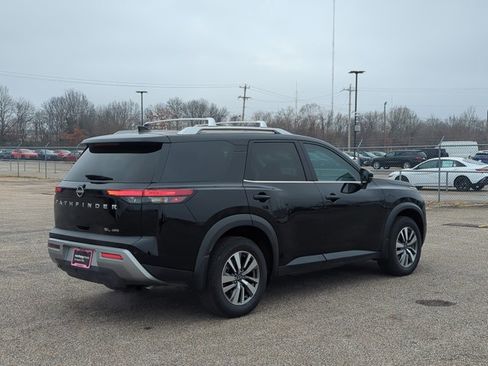 Used 2023 Nissan Pathfinder SL image 6