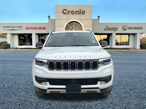 Used 2024 Jeep Wagoneer Series III w/ Premium Group I image 8
