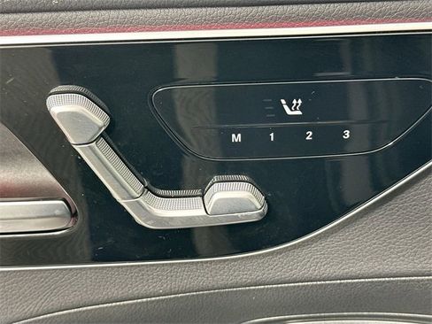 Used 2025 Mercedes-Benz C 300 4MATIC Sedan image 16