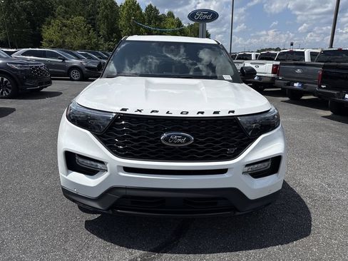 Used 2022 Ford Explorer ST w/ Equipment Group 401A AWD/4WD image 2