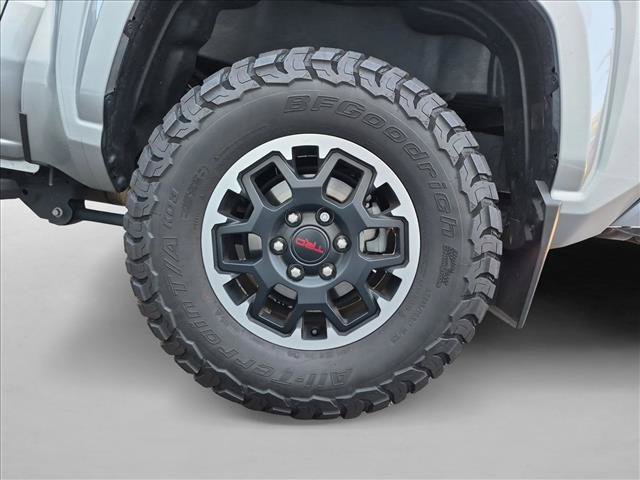 Used 2024 Toyota Tacoma SR5 AWD/4WD image 13