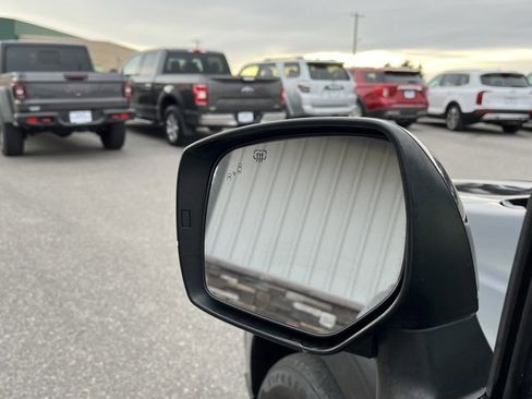 Used 2017 Subaru Forester 2.5i Premium image 25