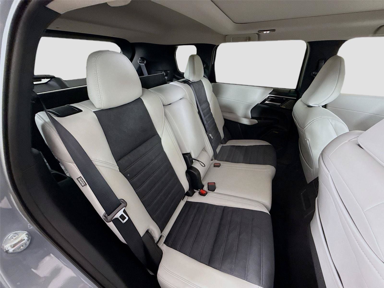 New 2026 Mitsubishi Outlander SE FWD image 22