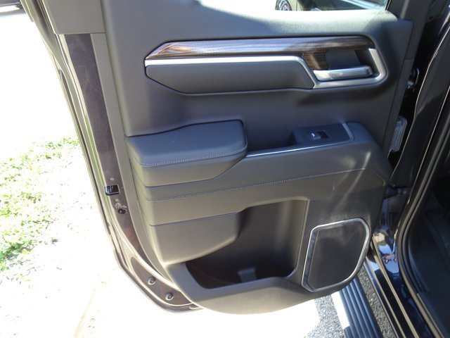 Used 2024 Chevrolet Silverado 1500 LT AWD/4WD image 16