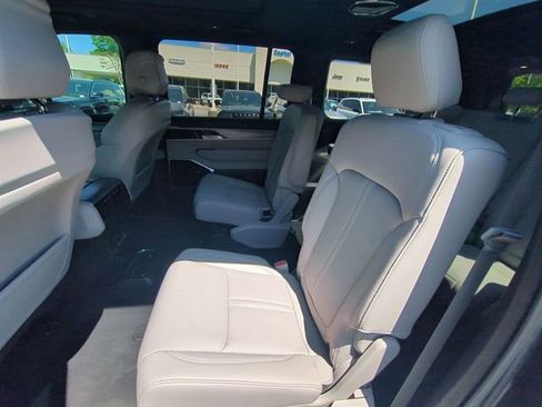 New 2026 Jeep Grand Wagoneer Limited w/ Premium Group II AWD/4WD image 31