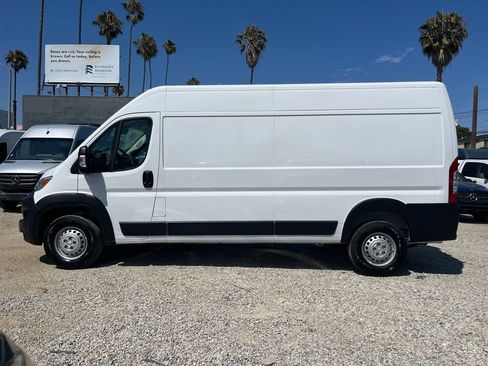 Used 2026 RAM ProMaster 2500 w/ Convenience Group FWD image 11