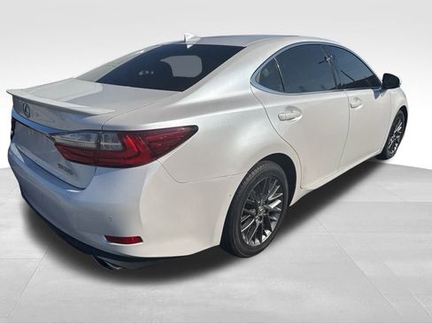 Used 2018 Lexus ES 350 image 3