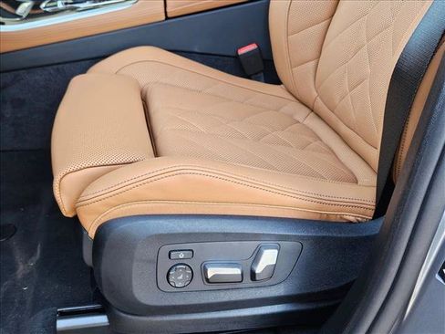 Used 2026 BMW X5 xDrive40i w/ Premium Package AWD/4WD image 4