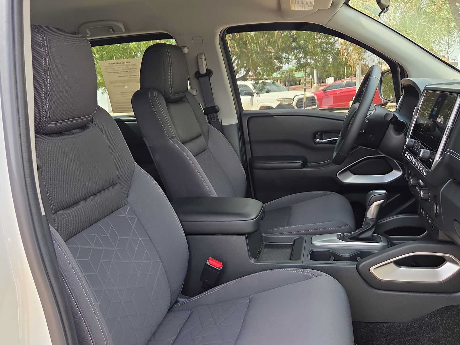 Used 2025 Nissan Frontier SV w/ SV Convenience Package AWD/4WD image 18