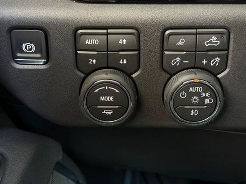 New 2026 Chevrolet Silverado 1500 LT Trail Boss w/ LT Trail Boss Premium Package AWD/4WD image 31