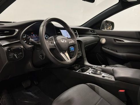 Certified 2025 INFINITI QX55 Essential image 12