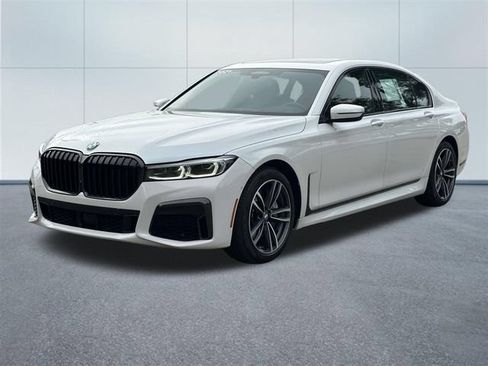 Used 2021 BMW 750i xDrive w/ Autobahn Package AWD/4WD image 11