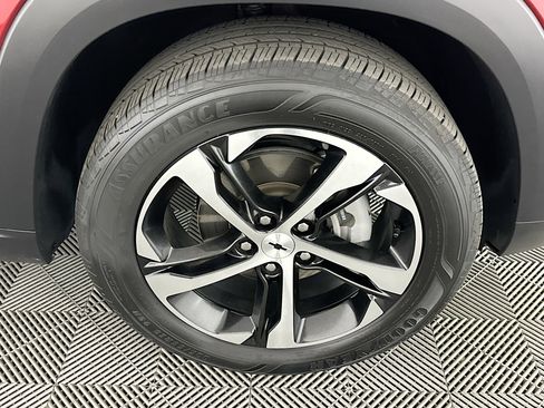 Used 2024 Chevrolet Trax RS w/ Sunroof Package image 11