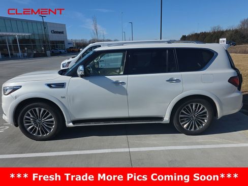 Used 2018 INFINITI QX80 4WD w/ Deluxe Technology Package image 2