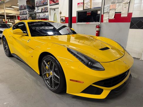 Used 2015 Ferrari F12 Berlinetta image 5
