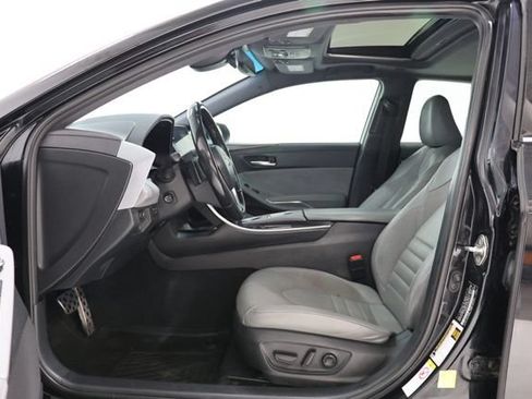 Used 2019 Toyota Avalon Touring w/ Advanced Safety Package FWD image 17