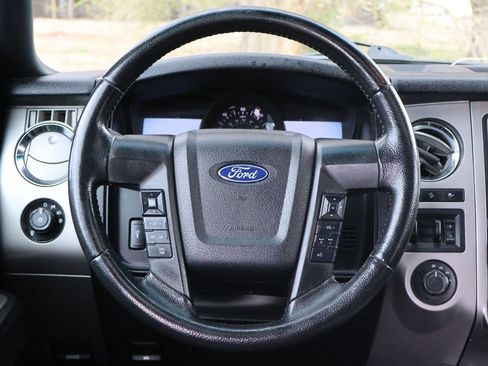Used 2017 Ford Expedition XLT w/ Equipment Group 202A image 18