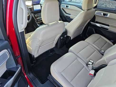 Certified 2023 Ford Explorer Limited image 9