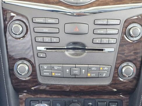 Used 2020 Nissan Armada SL image 24