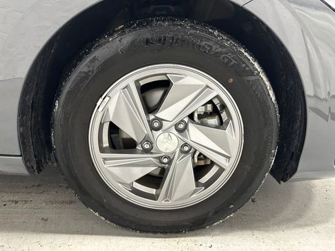 Used 2025 Hyundai Elantra SE image 56