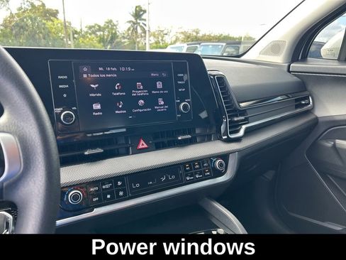 Used 2023 Kia Sportage LX image 12