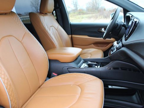 Used 2022 Chrysler Pacifica Pinnacle image 21