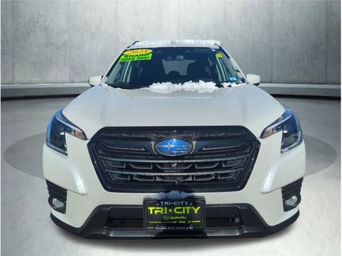Used 2023 Subaru Forester Premium AWD/4WD image 10