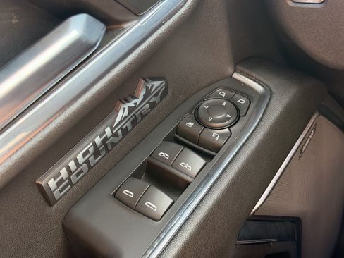 Used 2023 Chevrolet Silverado 1500 High Country w/ Technology Package AWD/4WD image 18
