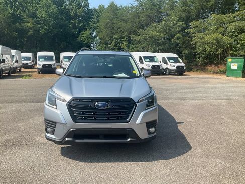 Used 2023 Subaru Forester Premium AWD/4WD image 2