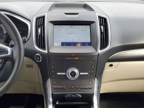 Used 2020 Ford Edge Titanium FWD image 34
