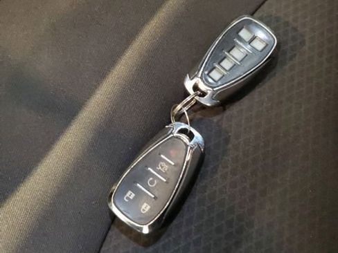 Used 2018 Chevrolet Malibu LT image 30