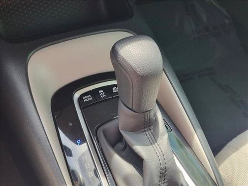 Used 2022 Toyota Corolla LE FWD image 11