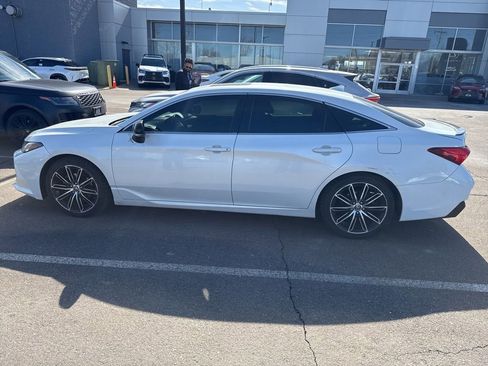 Used 2019 Toyota Avalon Touring w/ Advanced Safety Package image 20