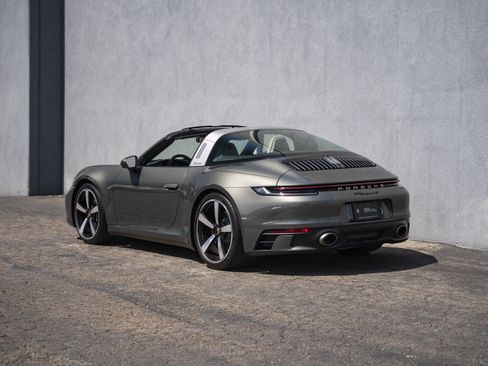 Used 2022 Porsche 911 Targa 4S AWD/4WD image 3