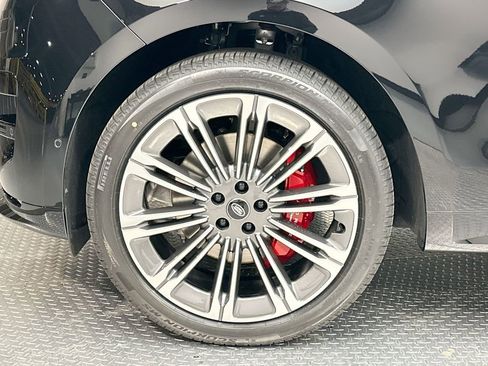 Used 2025 Land Rover Range Rover Sport Dynamic SE image 3