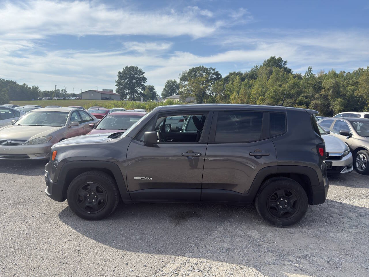 Used 2018 Jeep Renegade Sport w/ Power & Air Group FWD image 3