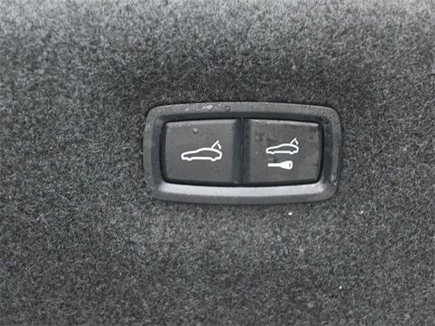 Used 2022 Audi e-tron GT Premium Plus image 32