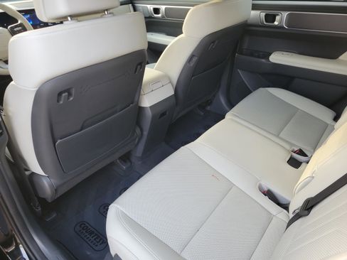 Used 2024 Hyundai Santa Fe SEL image 11