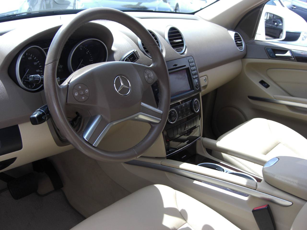 Used 2011 Mercedes-Benz ML 350 2WD image 6