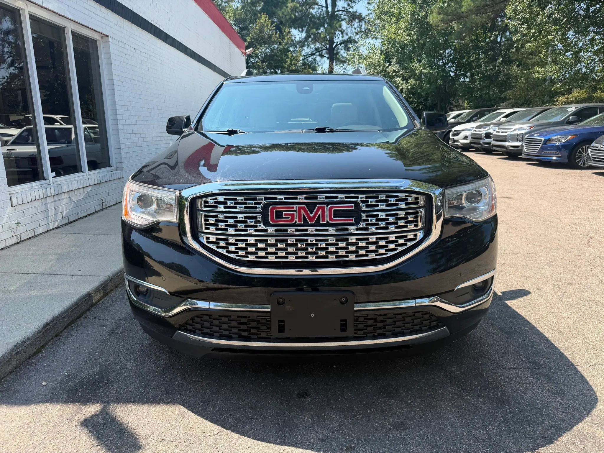 Used 2018 GMC Acadia Denali AWD/4WD image 3