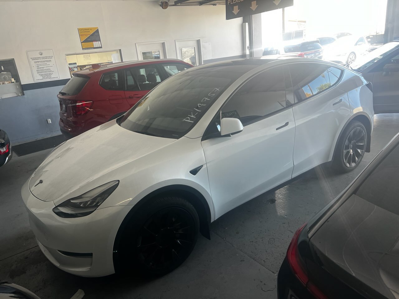 Used 2023 Tesla Model Y Long Range AWD/4WD image 2