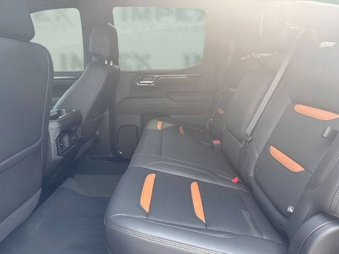 Used 2025 GMC Sierra 1500 AT4 w/ Technology Package AWD/4WD image 12