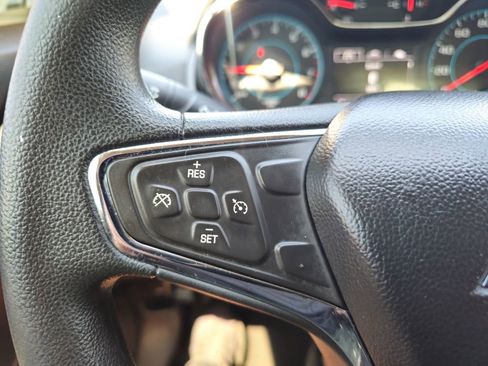 Used 2017 Chevrolet Cruze LT image 35